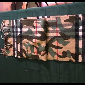 EUC Burberry Cashmere Reversible Scarf (unisex)